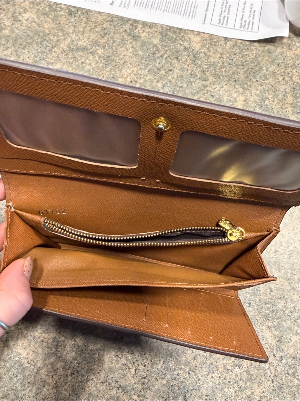 LV Wallet - Picture 4 of 4